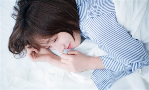 香草视频破解版下载:一款很多用户们都爱不释手的手机视频播放软件